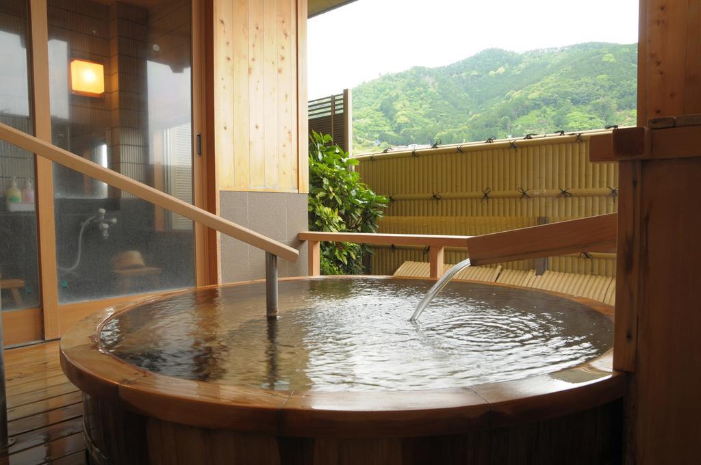 Yugawara Onsen Kawasegien Isuzu Hotel Atami  Exteriér fotografie